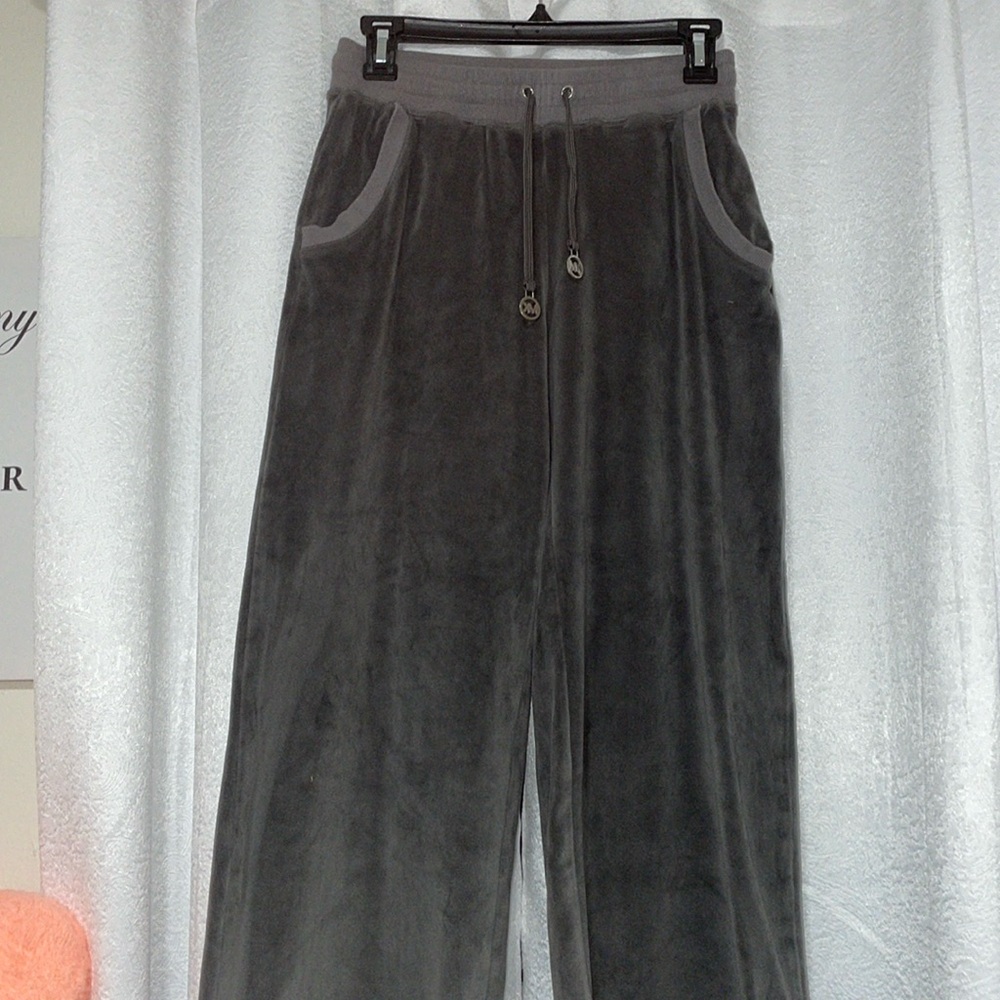 ⭐️Michael Kors Suede Bottoms